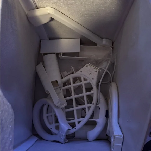 Nintendo Wii Console Bundle w/ 2 Remotes and TONS of extras/8 games WORKS GREAT - Picture 5 of 13